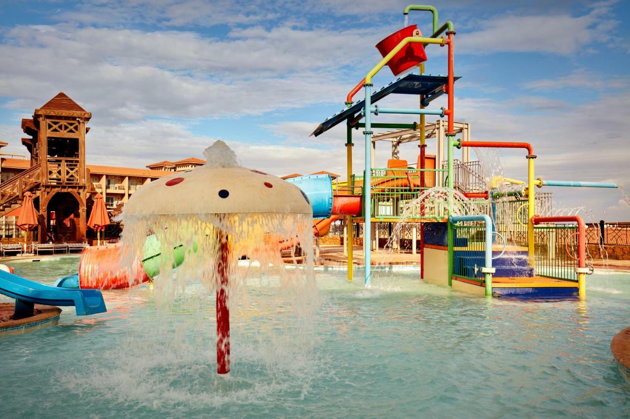 Coral Sea Beach And Aqua Park Ain Sukhna Eksteriør billede