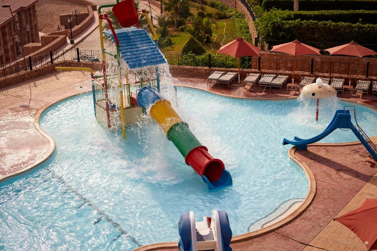 Coral Sea Beach And Aqua Park Ain Sukhna Eksteriør billede