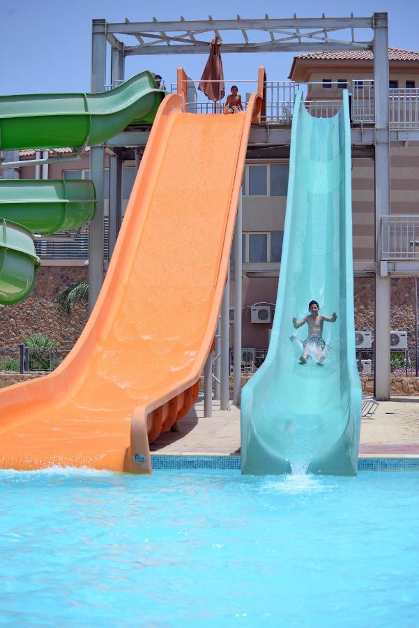 Coral Sea Beach And Aqua Park Ain Sukhna Eksteriør billede